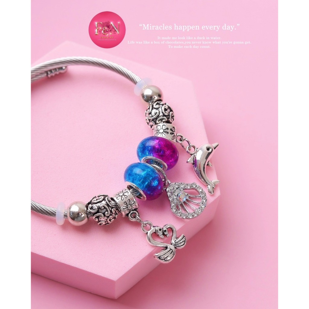 สร้อยข้อมือ PANDORA ( A0010 )กำไลข้อมือ ผู้หญิง กำไลแพนโดร่า พร้อมกล่อง