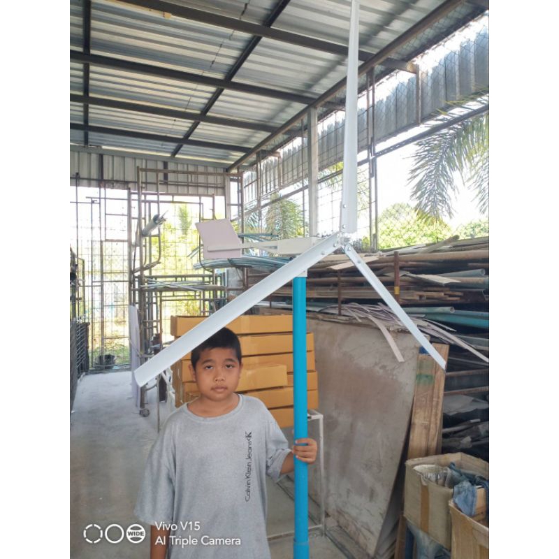 กังหันลมขนาดใบยาวใบละ 70 cmรุ่นหัวกระโหลกเหล็กจุดหมุนไปใช้ลูกปืนตลับ2ชั้นจุดหมุนหางเสือหมุนรอบตัวเองได้ตามทิศทางลมส่งฟรี