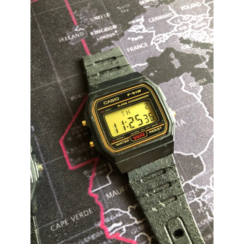 Casio F-91W มือสอง สภาพสวย ตัวเรือนเหมือนใหม่ สายหมดอายุแล้ว