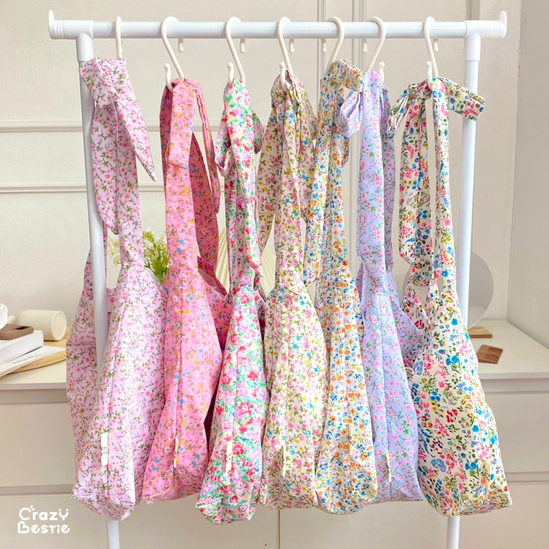 Crazy Bestie🌷กระเป๋าผ้าผูกไหล่ลายดอกไม้ (CB55)