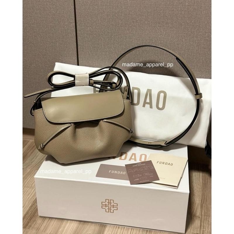 ❌❌Sold❌❌(ใส่โค้ด💥ลดเพิ่ม 1,000 บาท) Fundao bag รุ่น Acorn สี Taupe (ใช้แค่ 1 ครั้ง ไม่ถึงครึ่ง ชม.) 