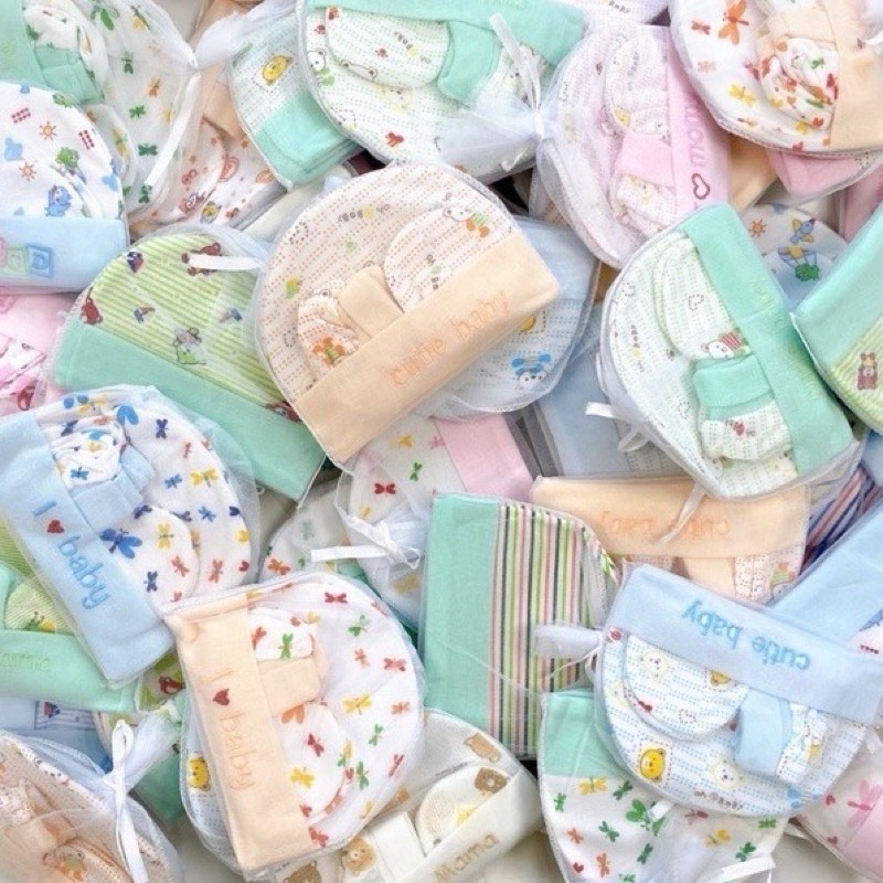 Set หมวก ถุงมือ ถุงเท้า คละ 1 Set ชาย - หญิง