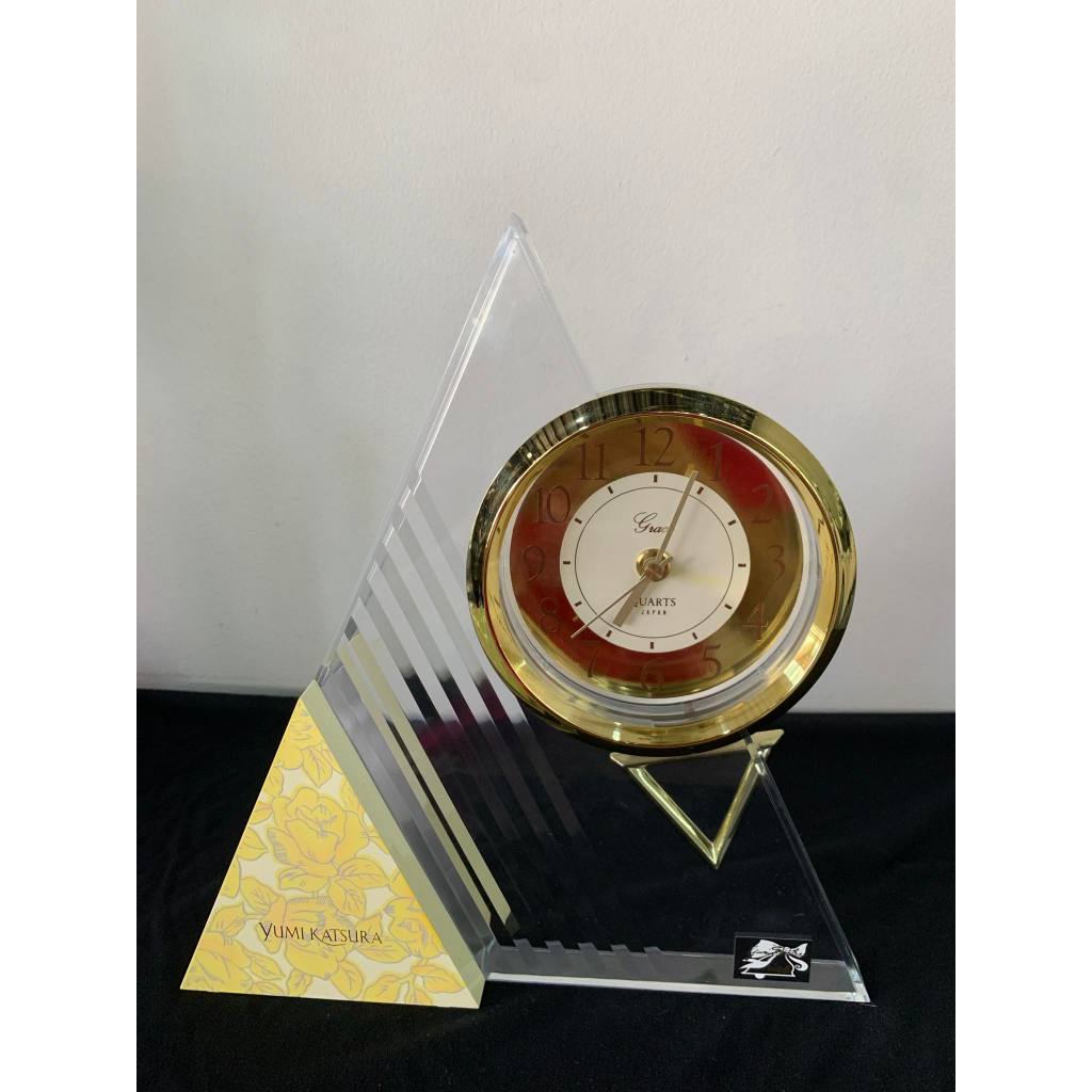นาฬิกาตั้งโต๊ะ grace-quartz Japan