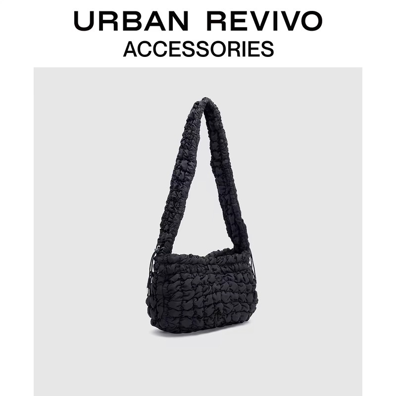 พร้อมส่ง กระเป๋า URBAN REVIVO quilted shoulder bags  ทรง COS MESSENGER สีดำ