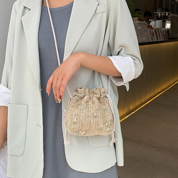 ifashionbag(IF994) กระเป๋าสะพายข้างสานทรงถุงลายลูกใม้mini
