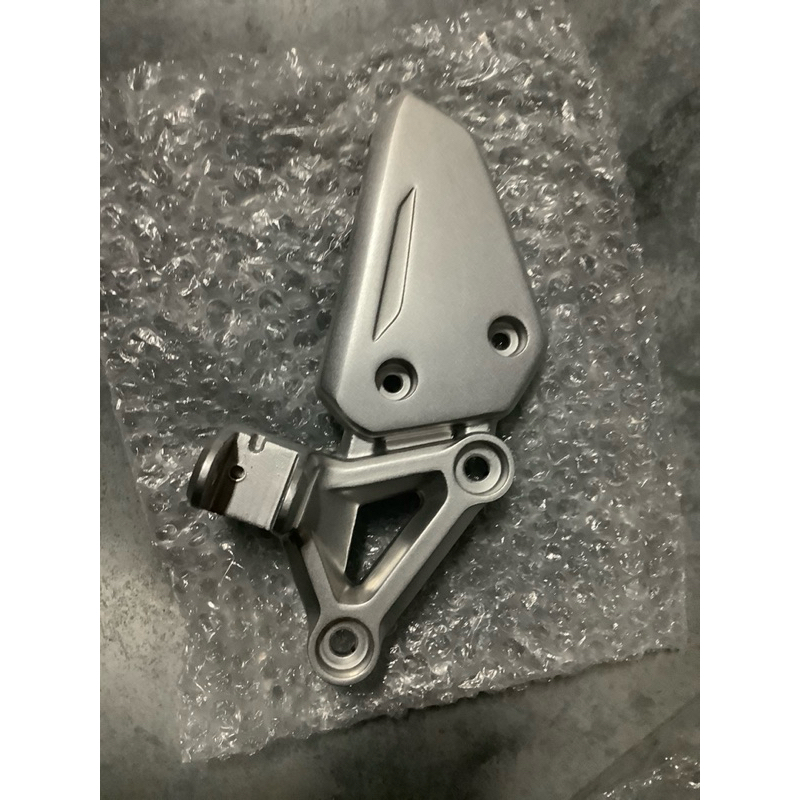 พักเท้าหน้าcb650f/cbr650fปี13-16