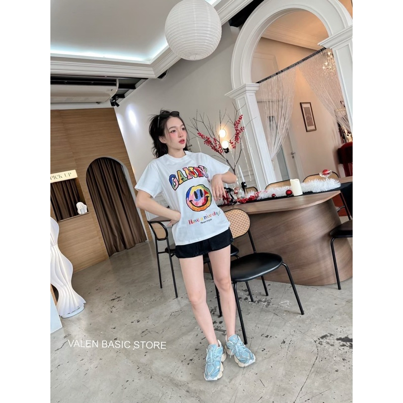 🍦valen basic store🍦G A N N | 😊 SMILEY TEE เสื้อยืดคอกลม ผ้าเนื้อดีมาก พิมพ์ลายสวย งานเป๊ะเวอร์มาก