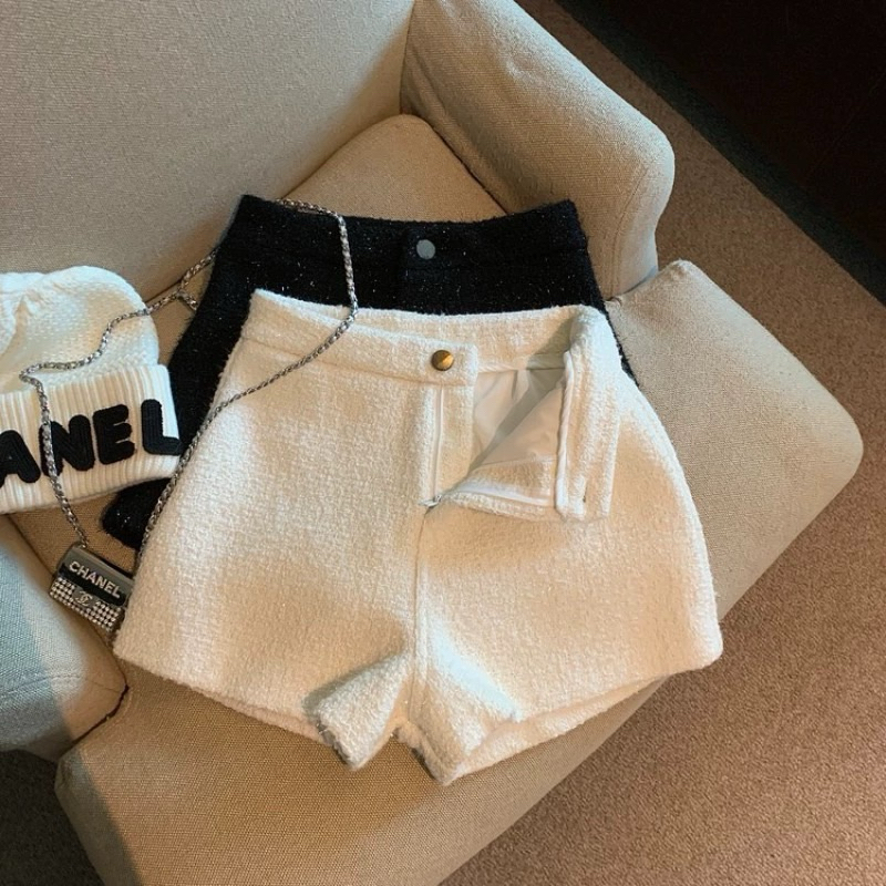 NEW SNOWY SHORT PANTS