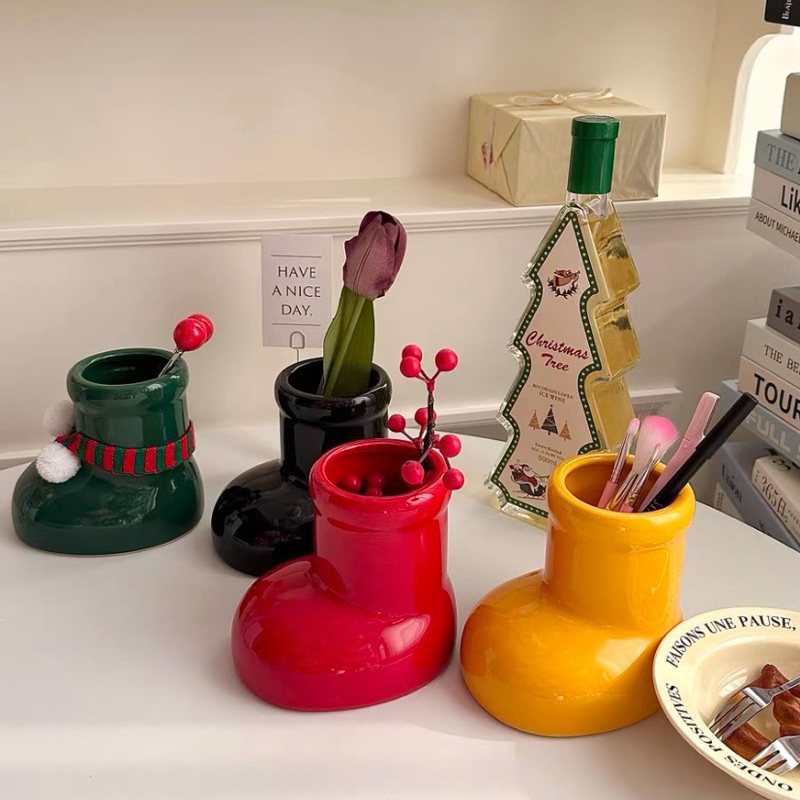 ⚡️พรีออเดอร์⚡️ที่ใส่แปรงแต่งหน้า รองเท้าบูทสีแดงเจ้าหนูอะตอม Astro Boy เซรามิค ที่ใส่ปากกา อุปกรณ์จั