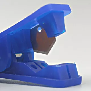กรรไกรตัดท่อ PE (Tube Cutter) ใบมีดคม ใช้ตัดท่อพลาสติกอ่อน ท่อ PE ขนาด 2 หุน หรือ 3 หุน หน้าตัดเรียบ ใช้งานง่าย
