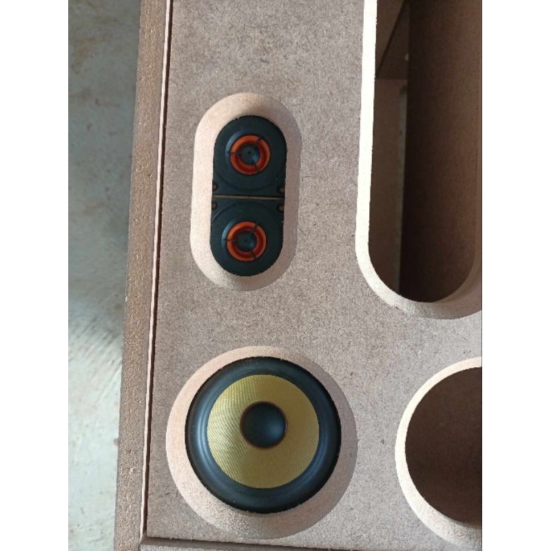 ลำโพง bluetooth DIY(งานดิบ) ดอก10"2ดอกคว่ำกลาง4"8ดอกแหลม2.25"4ดอกขนาดตู้ยาว 100ซม.กว้าง 41ซม สูง 59ซม ปริมาตรพอเหมาะ