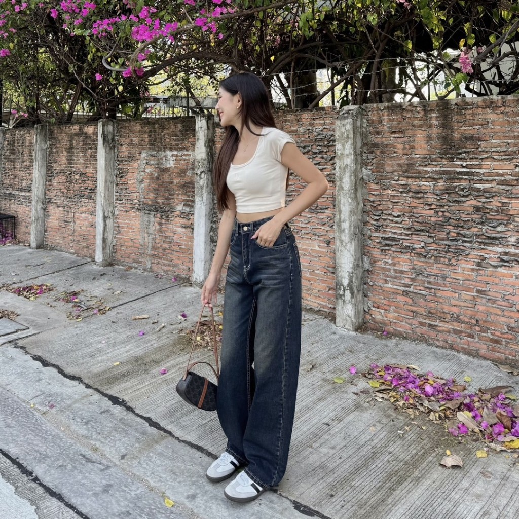 NICHARIS - กางเกงยีนส์ทรงกระบอกกลาง รุ่น Lorem Jeans รูปที่ 3