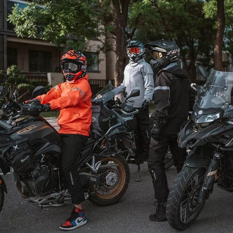 เสื้อและกางเกงกันฝน MOTOWOLF MDL0403B  สำหรับใส่ขับมอเตอร์ไซค์ MDL 0403B