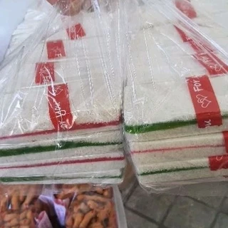 ขนมโก๋ใส้โบราณ ราคาส่งจำนวน 50 ห่อ279บาท
