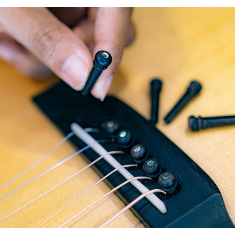 🎪🎪ชุดหมุด pin ไม้Ebony solid ประดับมุก abolone งานสีดำสวยงามมากค่ะส่วน pin Ebony ให้หางเสียงเบสมากขึ