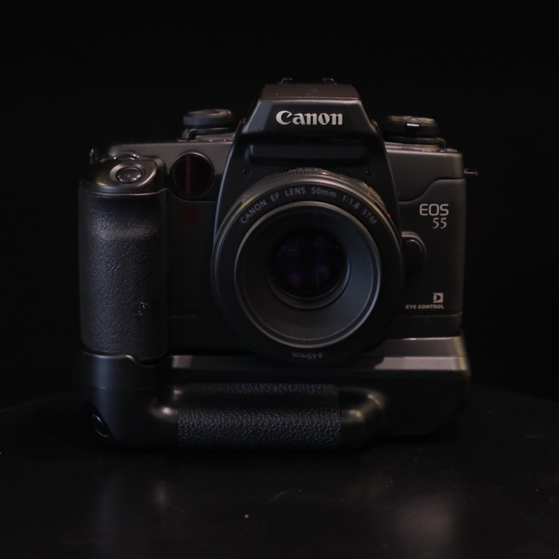 กล้องฟิล์ม Canon eos55 girp +Canon 50 f1.8 stm