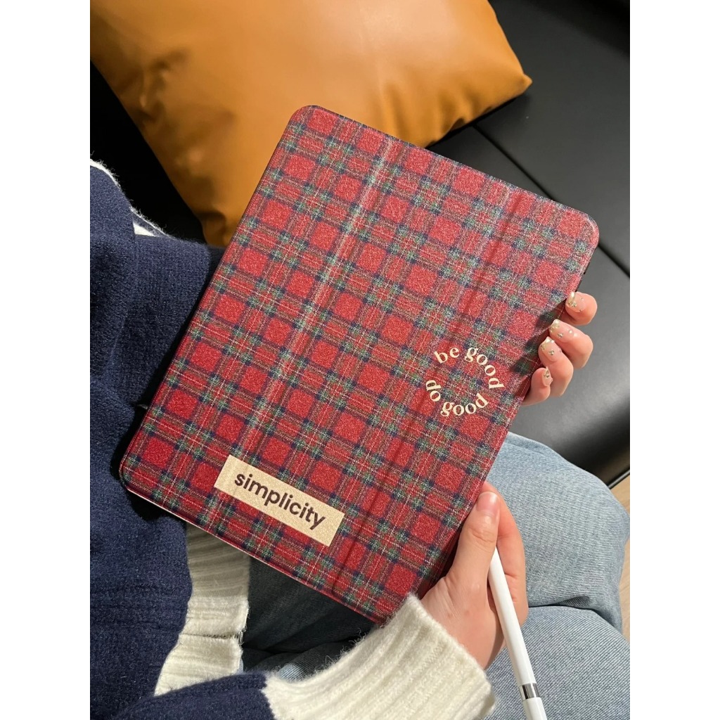 พร้อมส่ง เคสiPad ลายสก๊อตสีแดง แผ่นหลังอะครีลิ Gen9 สไตล์คริสต์มาส Air5 Pro11 2024 AIR6 ใส่ปากกาได