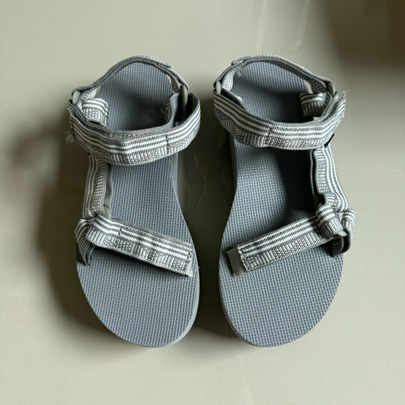 Teva Universal Patterned Platform Sandal รองเท้าผู้หญิงมือสองของแท้ sz.37