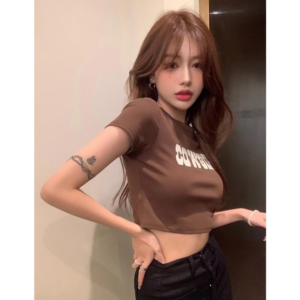 6772 E เสื้อครอปแขนสั้น คอกลม เข้ารูป สกรีนตัวหนังสือ COWGIRL พิมพ์รูปภาพ ปักลายหนังสือ สินค้ามี ขนาด S-2XLพร้อมส่ง