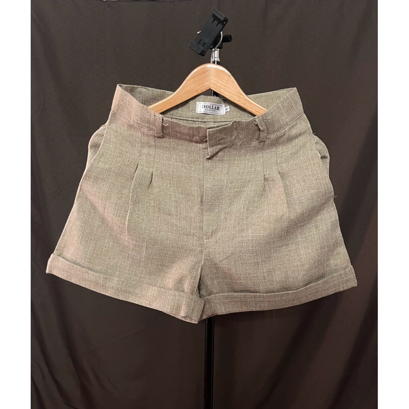 มือ 1 กางเกงขาสั้น • Dollar Boutique 🪐
