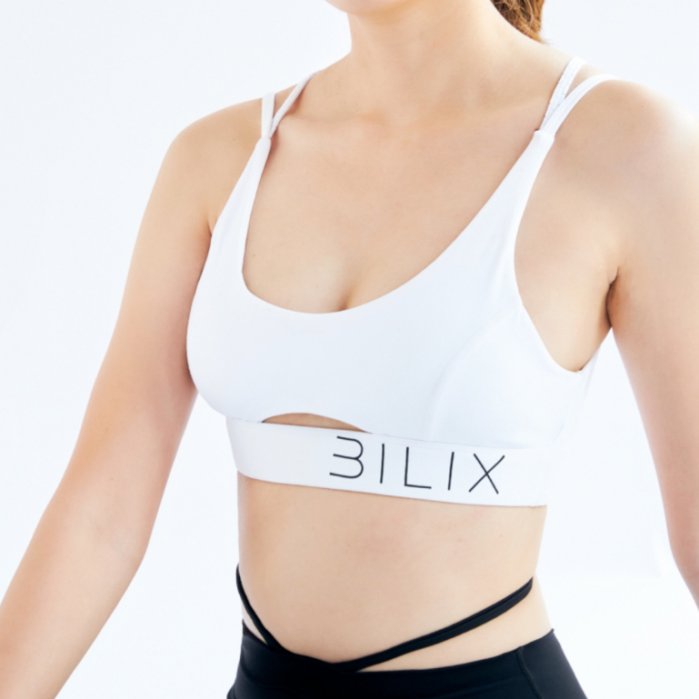 BILIX SEREN TOP Bra WHITE สปอร์ตบราสำหรับผู้หญิง กระชับพิเศษ ดีไซน์เอกลักษณ์เฉพาะตัว ทรงสวย ยืดหยุ่น ระบายอากาศได้ดี