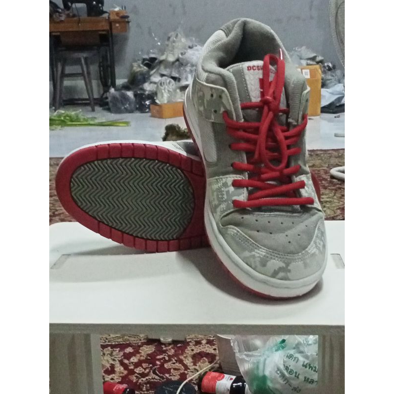 DC รองเท้าสเก็ตบอร์ด
