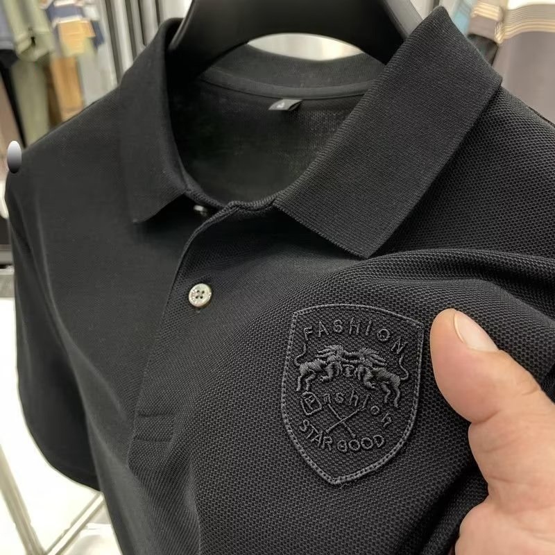 【เสื้อโปโล】เสื้อโปโลชาย เสื้อโปโลแขนสั้นลําลอง ผ้าฝ้าย ปักลาย ขนาดใหญ่ 3 สี สไตล์คลาสสิก สําหรับผู้ชาย