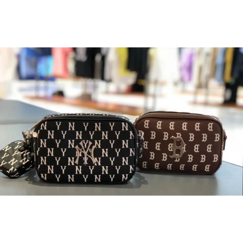 MLB (พร้อมส่ง) กระเป๋าสะพายข้าง CLASSIC MONOGRAM PU EMBO MINI CROSS BAG กระเป๋าMLB  ของแท้💯%