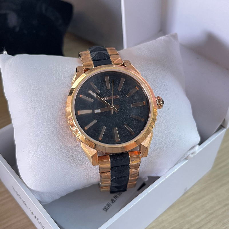 นาฬิกา DIESEL สินค้าของแท้ 100%