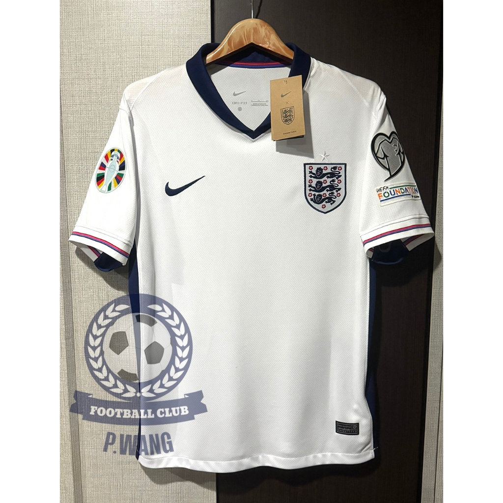 New!! เสื้อฟุตบอลทีมชาติ อังกฤษ Home ชุดเหย้า ยูโร2024 เกรดแฟนบอล [ 3A ] เสื้อเปล่าพร้อม อาร์มยูโร รับประกันคุณภาพสินค้า