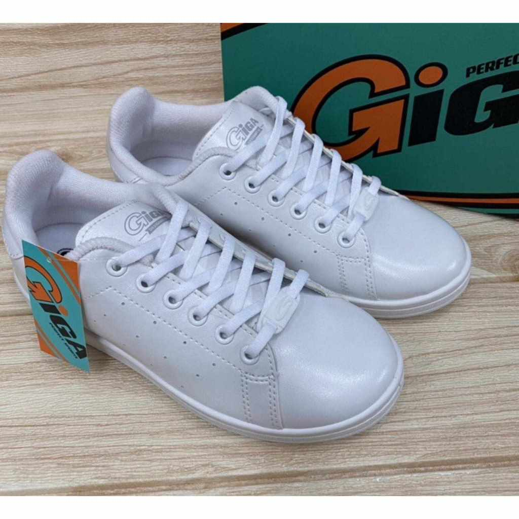 รองเท้าผ้าใบ giga สวยทน