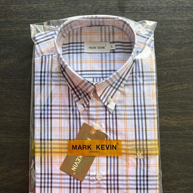 เสื้อเชิ้ตลายสก๊อต สีขาว-น้ำเงิน แขนสั้นนะคะ