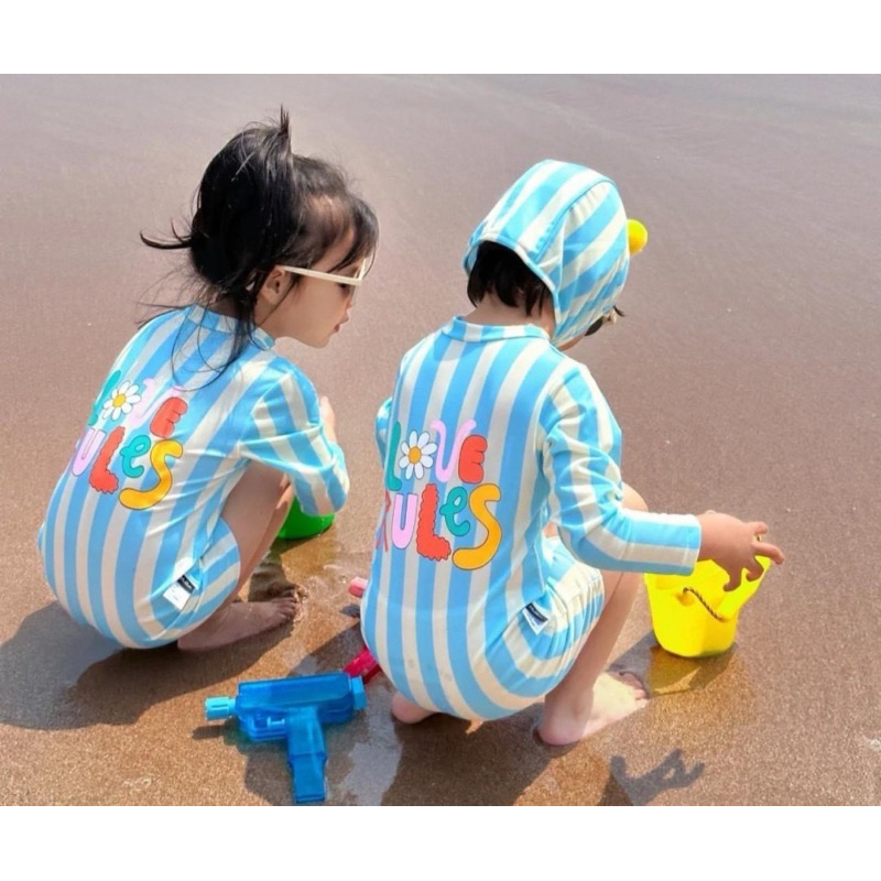 พร้อมส่ง ชุดว่ายน้ำ ลูกชาย ลูกสาว ชุดว่ายน้ำเด็ก ชุดเล่นน้ำ ชุดไปทะเล ชุดสีฟ้า สดใส