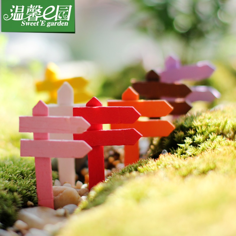 ของจิ๋ว-ป้ายไม้ขนาดเล็กใช้สำหรับตกแต่งสวน งานจำลอง ของเล่น อันละ 2 บาท