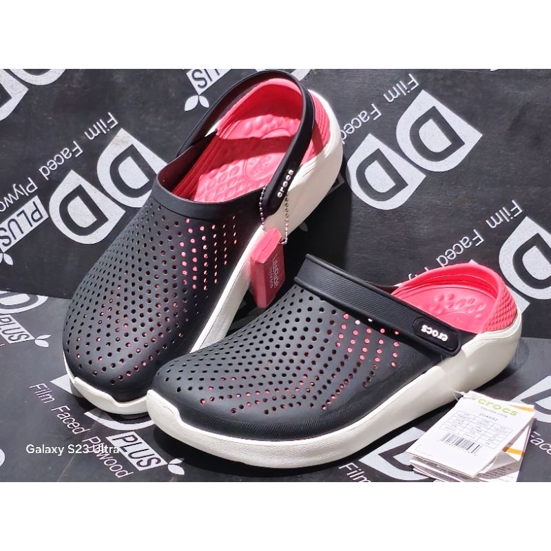 Crocs Lite Ride Clog รองเท้าแตะ แบบลำลอง มาใหม่สุดฮิต ใส่ได้ทุกเพศ มีส่วนลดราคา