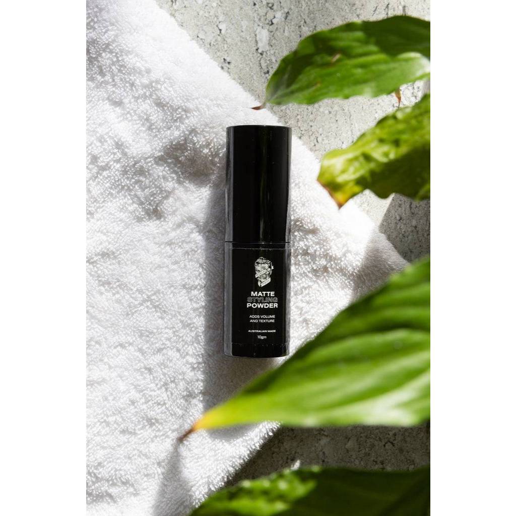 (แถมหวี!!) Matte Styling Powder Modern Pirate ผงแป้งจัดแต่งทรงผม (10g) สกัดจากธรรมชาติ ราคา ถูกที่สุด ดีลบีเคเค แกลเลอรีภาพที่ 3