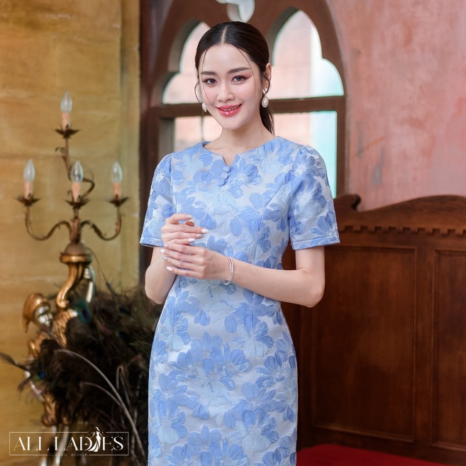All Ladies เดรสดอกไม้3Dแต่งกระดุม รุ่นนี้เป็นผ้าทอเนื้อนิ่มมากๆ ใส่สบายค่ะไม่ต้องกลัวคันหรือว่าแข็งลายทอดอกไม้3D