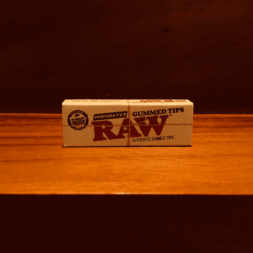 กระดาษโรล RAW Tips Gummed & Perforated กรองมีรอยปะ ช่วยยึดกรองของคุณให้พันติดกันได้ง่ายขึ้น คุณภาพดีจาก Raw Thailand