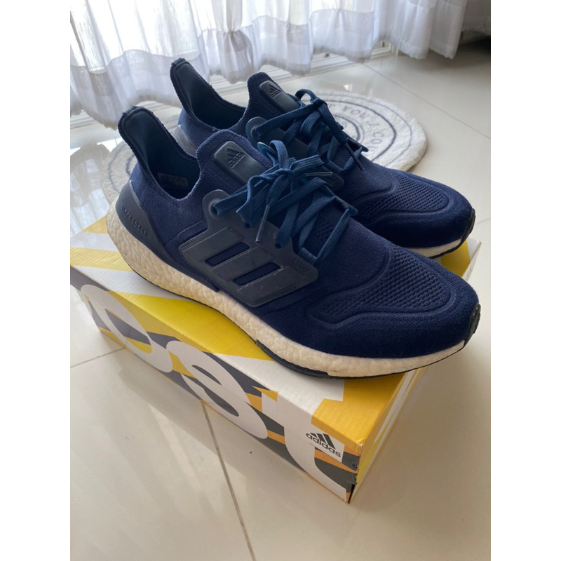 adidas urtraboost size 9 UK ของแท้นัดรับได้บางนา ราคาซื้อมา 7,900