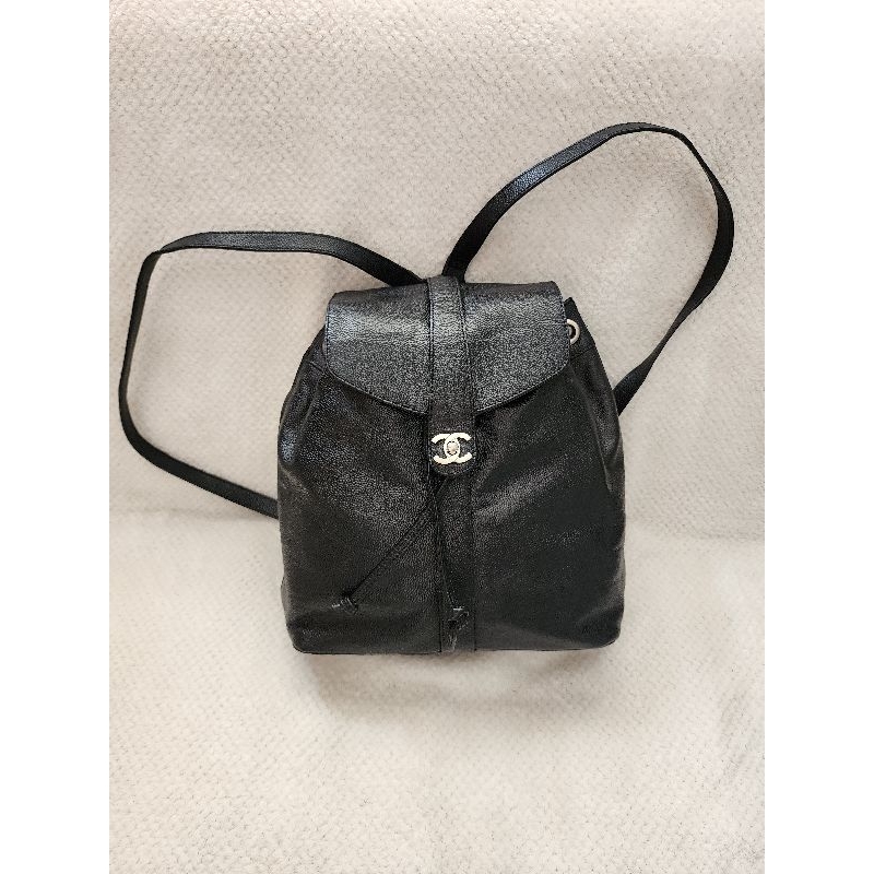 Chanel  backpack vintage bag  black caviarskin