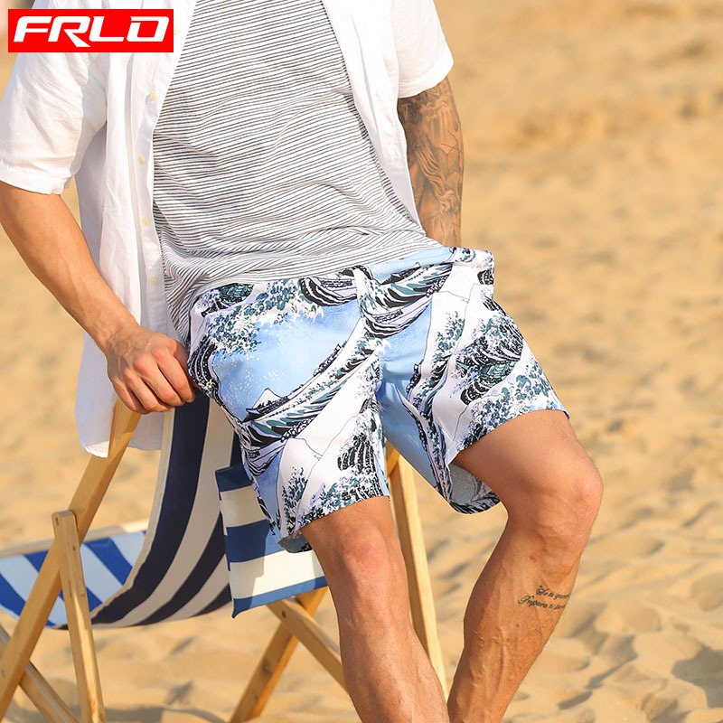 FRLO กางเกงขาสั้นผู้ชาย กางเกงขาสั้นชายหาดเอวยางยืด ใส่ได้ทั้ง เอว28“- 48“ ผ้าบางแห้งเร็ว รุ่นA018