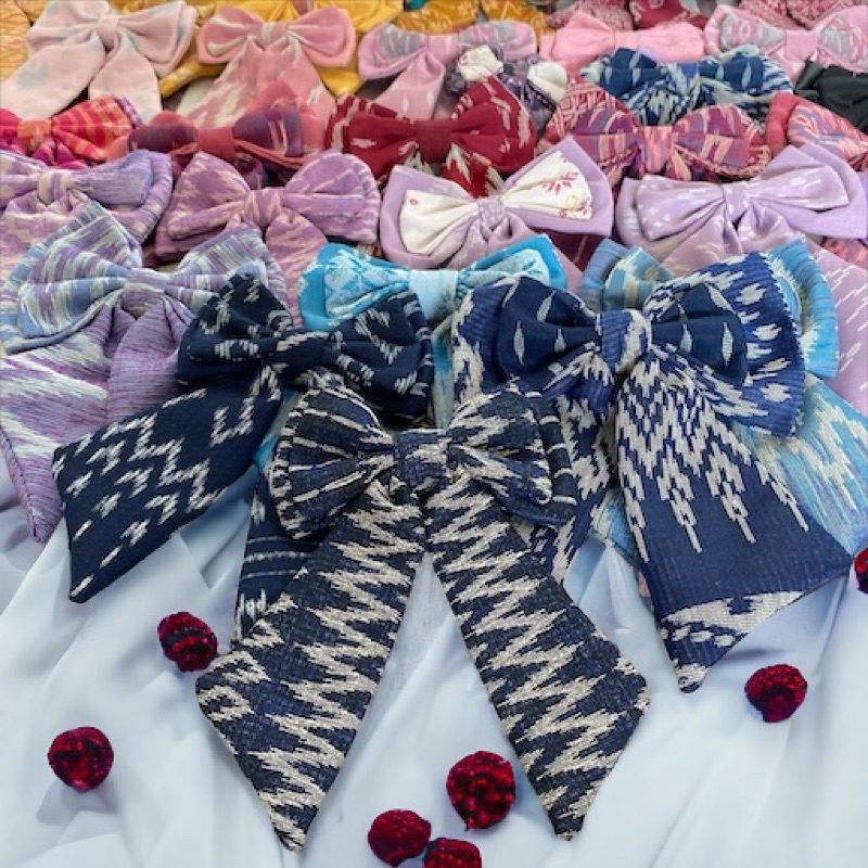 กิ๊บติดผมขนาดใหญ่พิเศษ(โบว์ผ้าทอลายไทย) นักเรียน (ติด”เกสรมุกทุกชิ้นนะคะ) กิ๊บผ้าไทย กิ๊บติดผมผ้าไทย โบว์ลายไทย โบว์ผ้าไ - รูปที่ 5