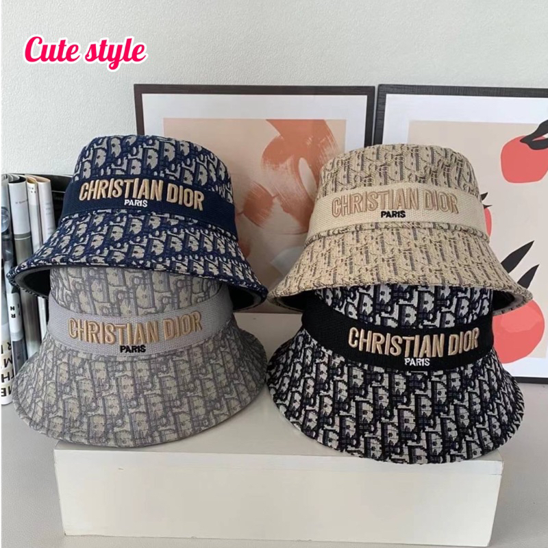 หมวกบัดเก็ต ราคาถูกตอนนี้ รีบเลย เดี๋ยวราคาเปลี่ยน ลายทอ งานไม่ลอก คงสภาพลายอยู่เหมือนเดิมค่ะ🥇🥇🥇