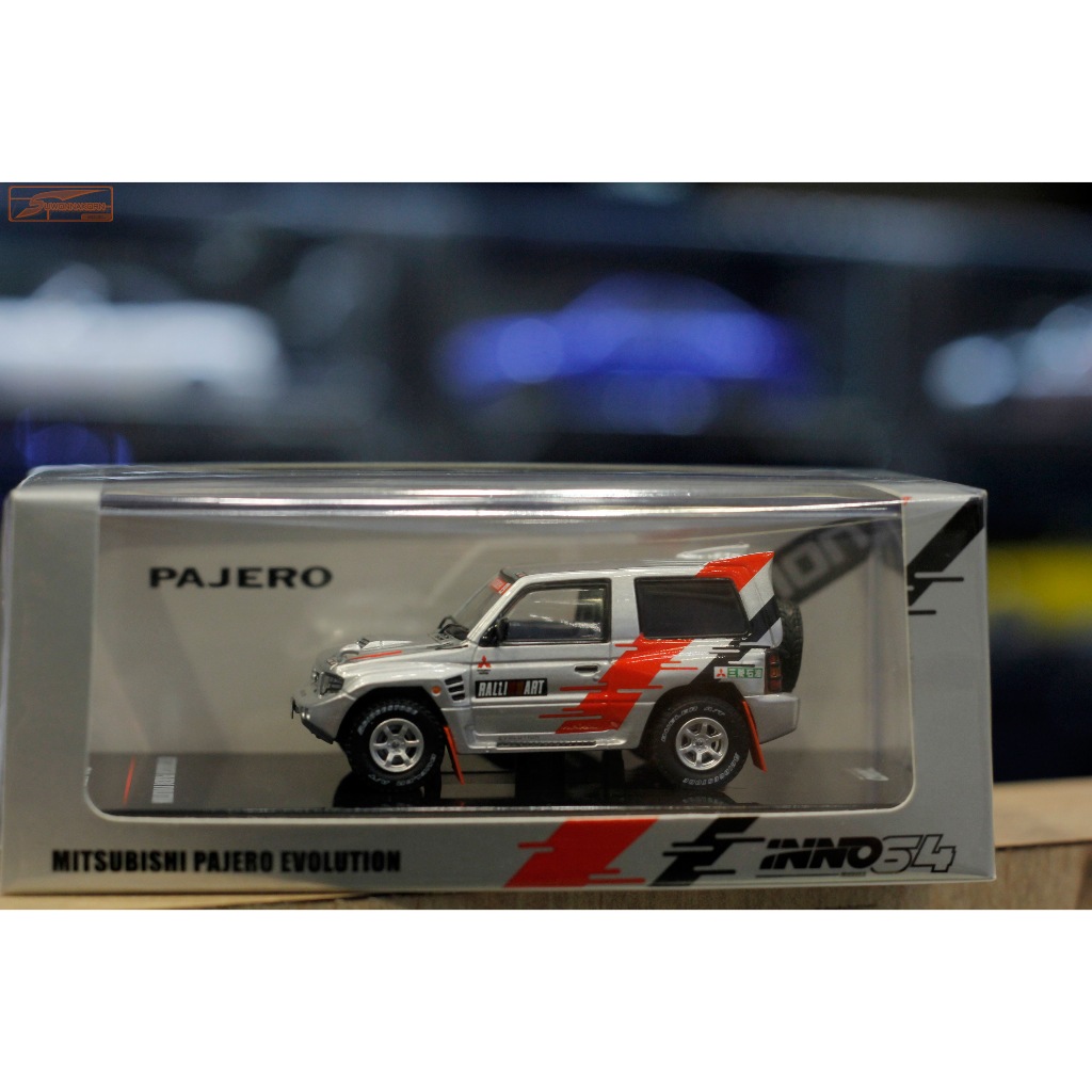 1/64 Mitsubishi Pajero Evolution Ralliart Silver