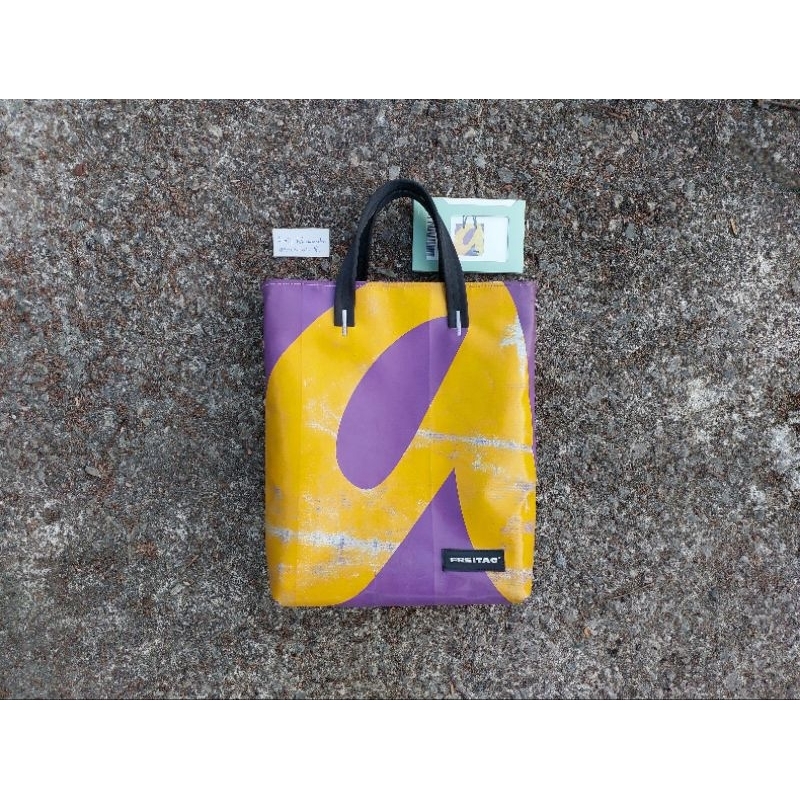 Freitag leland ม่วงเหลือง