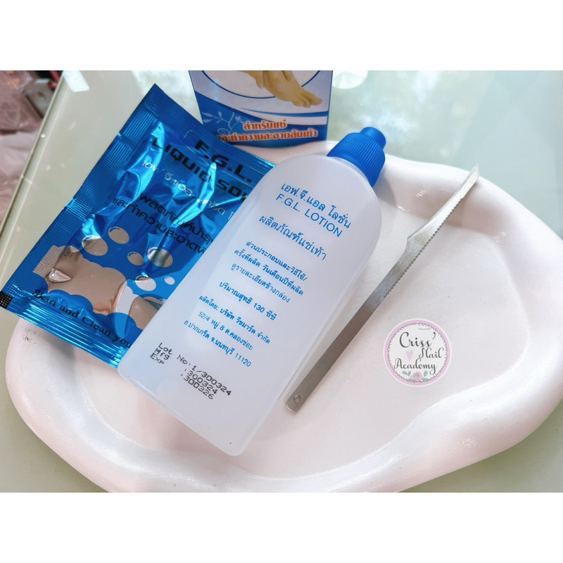 F.G.L. Lotion น้ำยาแช่ขัดส้นเท้าแตกแห้ง 1 ขวด แถมฟรีสบู่ทำความสะอาดส้นเท้า