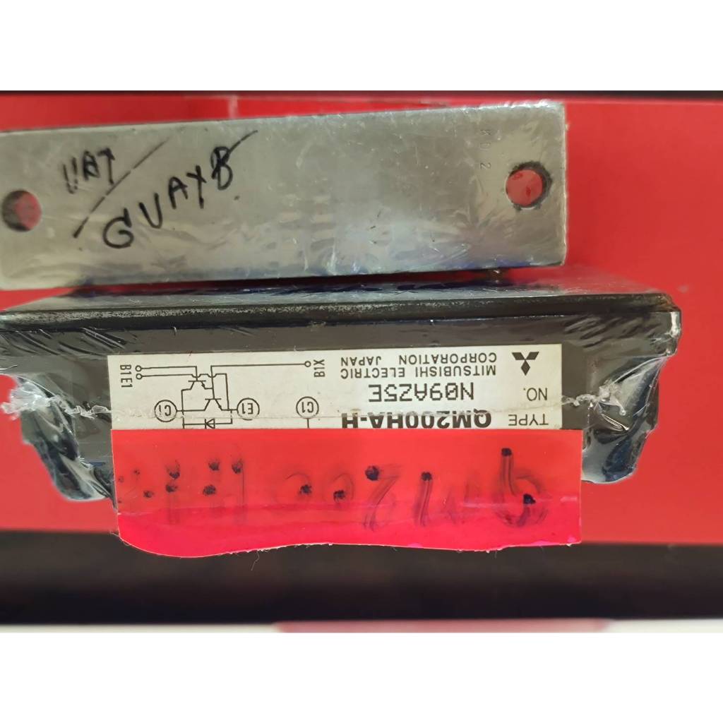 2MBI75N-120 MG20G6EL1 QM200HA-H KD25F-160 6MBI15F-120 SKKH132/12E SKM195GB066D คุณภาพสูง รับประกัน ร