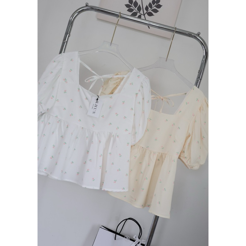 เสื้อแขนตุ๊กตาลายดอกไม้ Khun studio 🥪