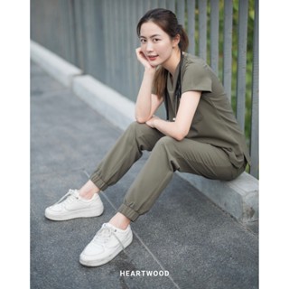 REKA SCRUBS - เสื้อคอวี สี Heartwood - MOTIF (ชุดสครับแพทย์ …