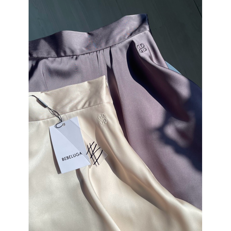 BEBELUGA - Jolie silk skirt กระโปรงสั้นผ้าซาติน